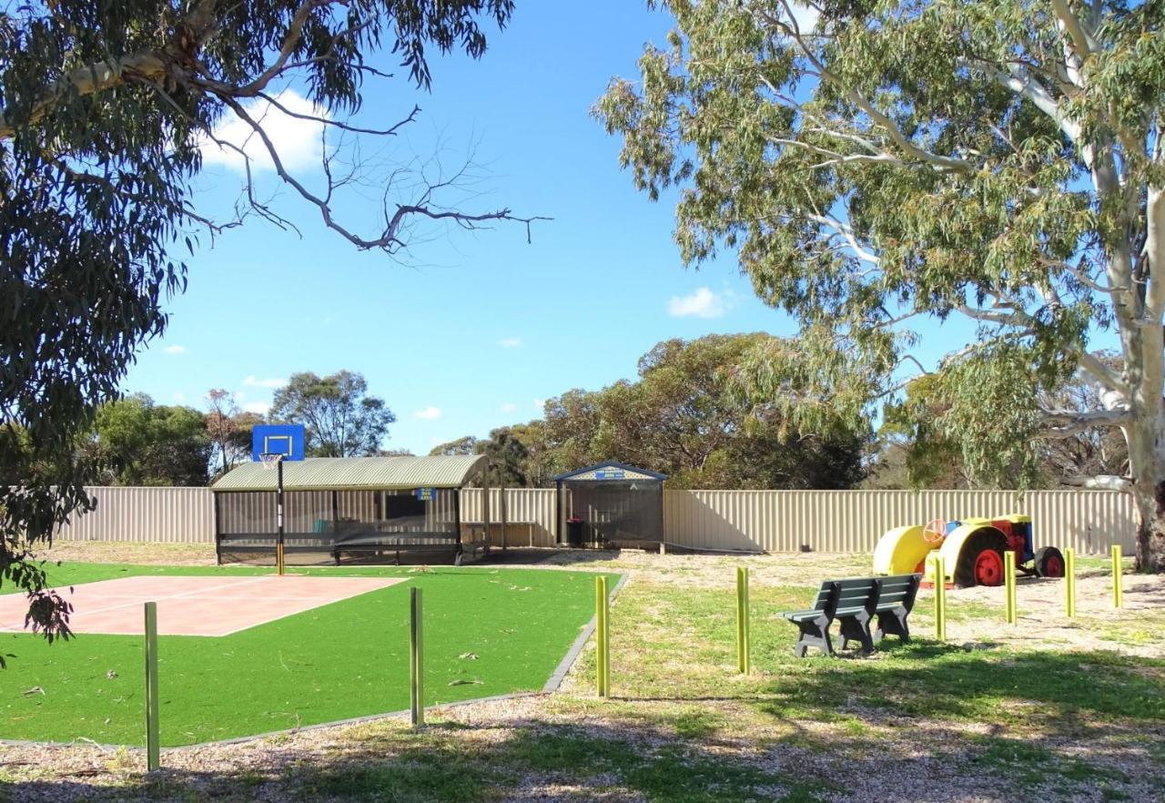 Moonta Bay Cabins Motel Port Moonta Екстериор снимка