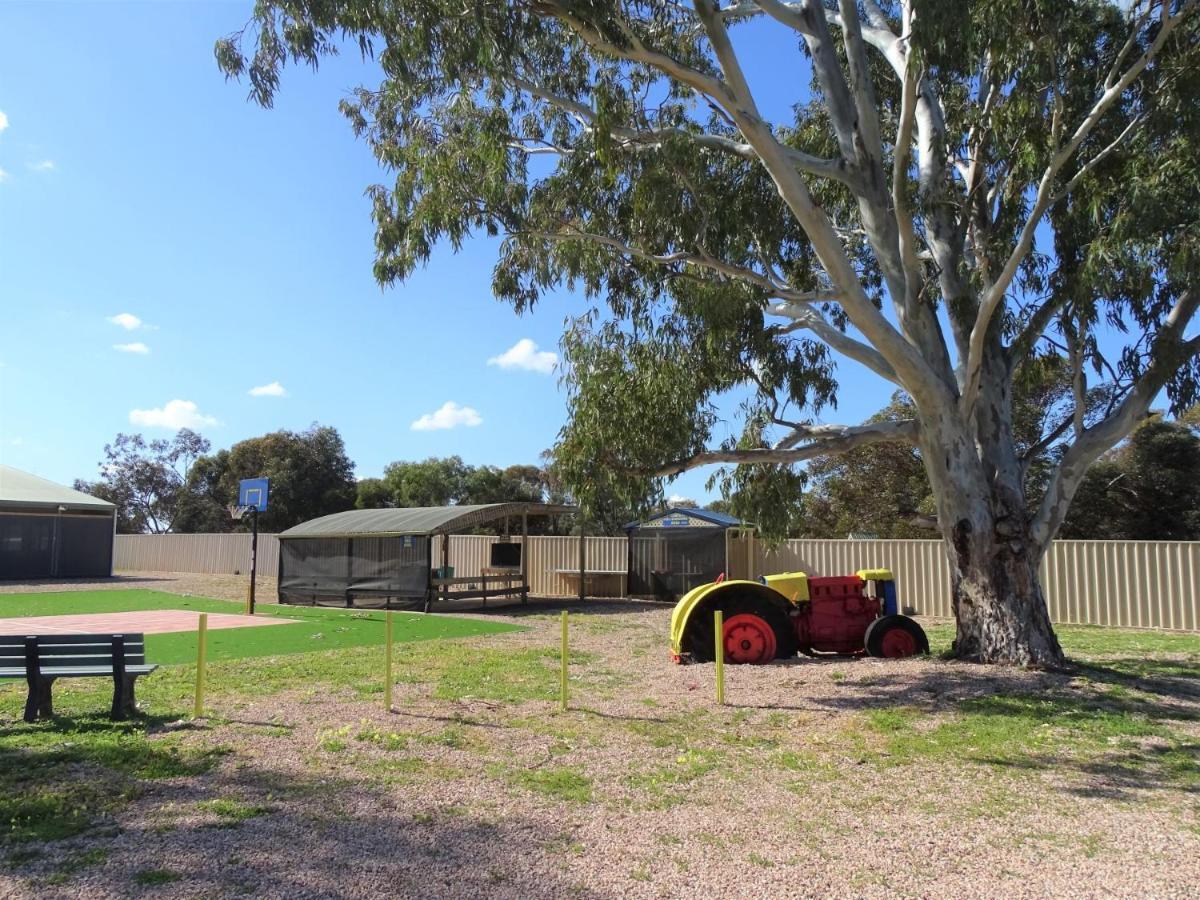 Moonta Bay Cabins Motel Port Moonta Екстериор снимка