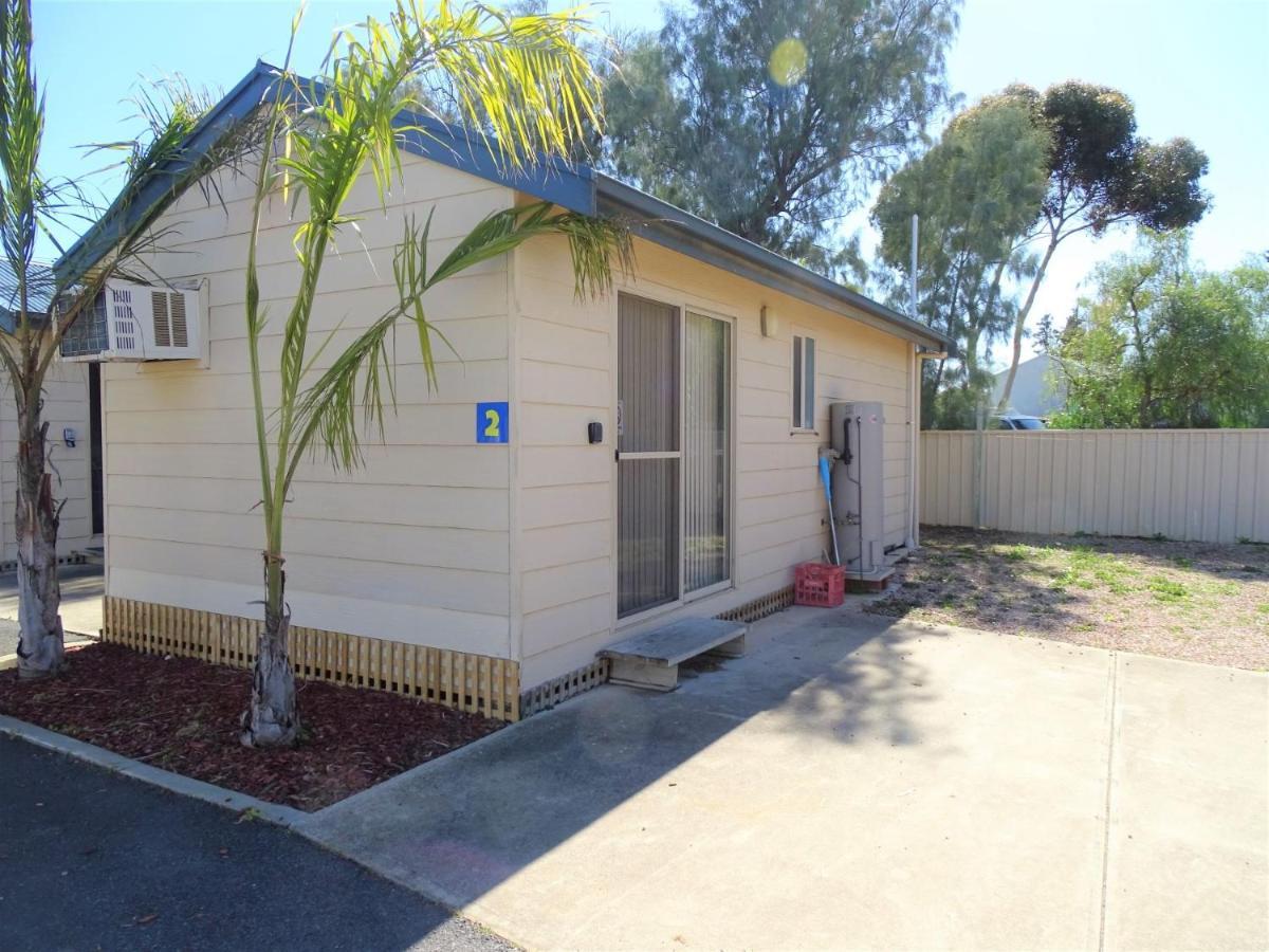 Moonta Bay Cabins Motel Port Moonta Екстериор снимка